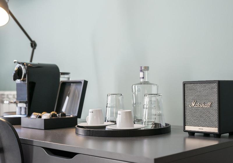 Oporto Collection Rosario- Luxury Suites image
