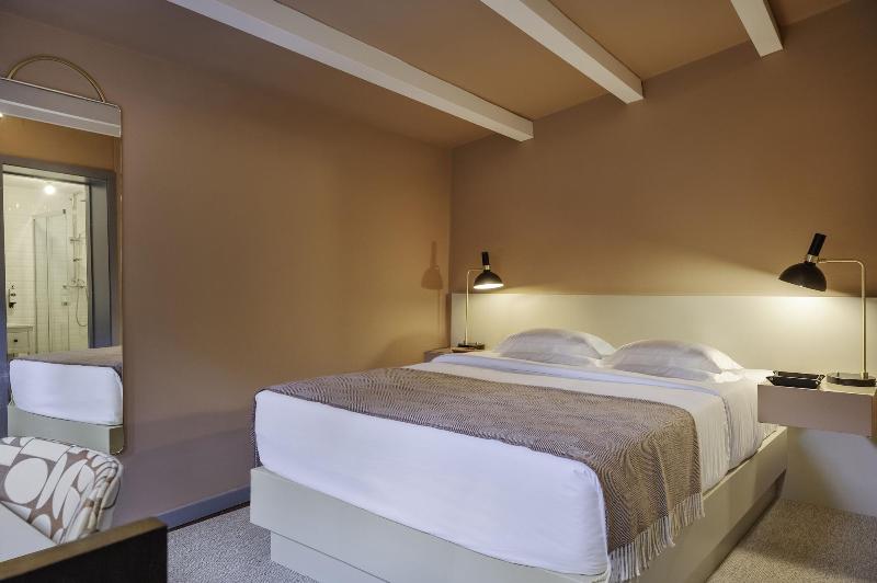 Oporto Collection Rosario- Luxury Suites image