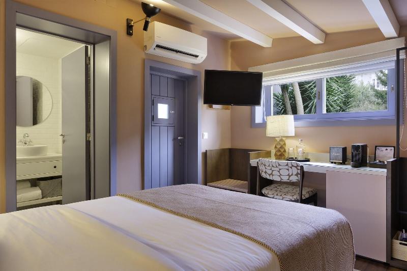 Oporto Collection Rosario- Luxury Suites image