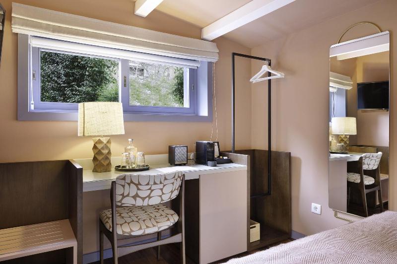 Oporto Collection Rosario- Luxury Suites image