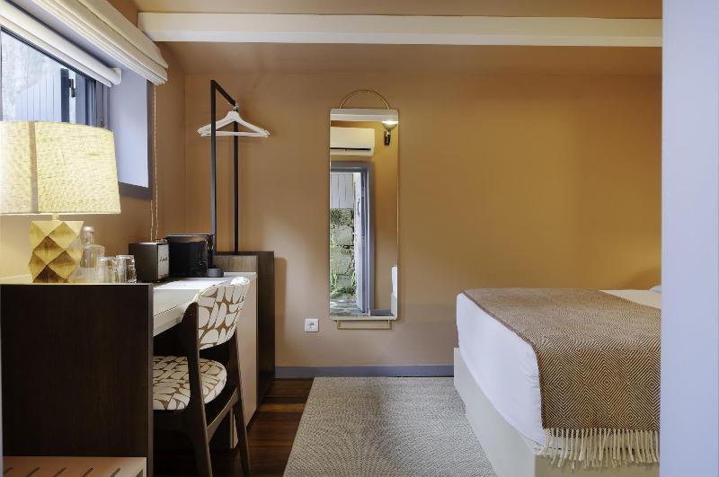 Oporto Collection Rosario- Luxury Suites image