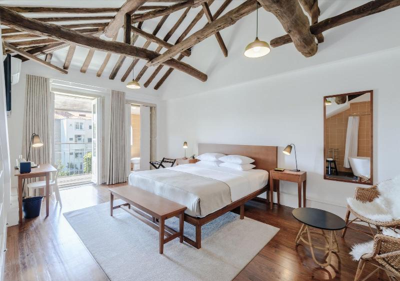Oporto Collection Rosario- Luxury Suites image