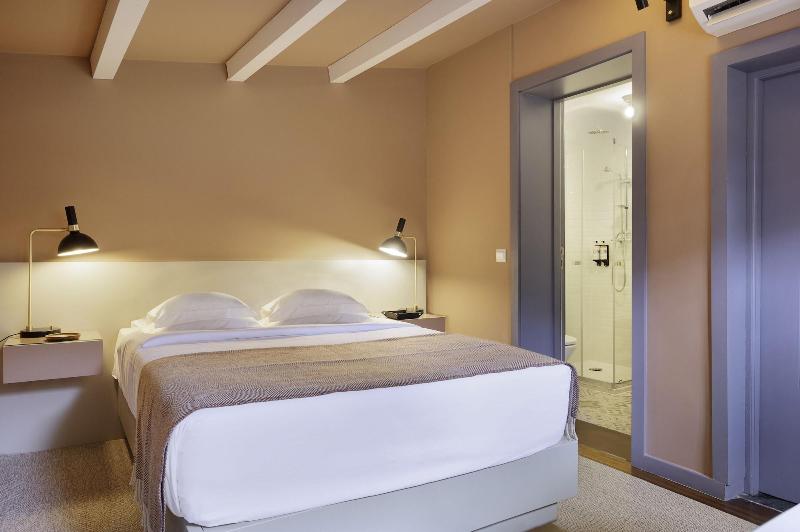 Oporto Collection Rosario- Luxury Suites image