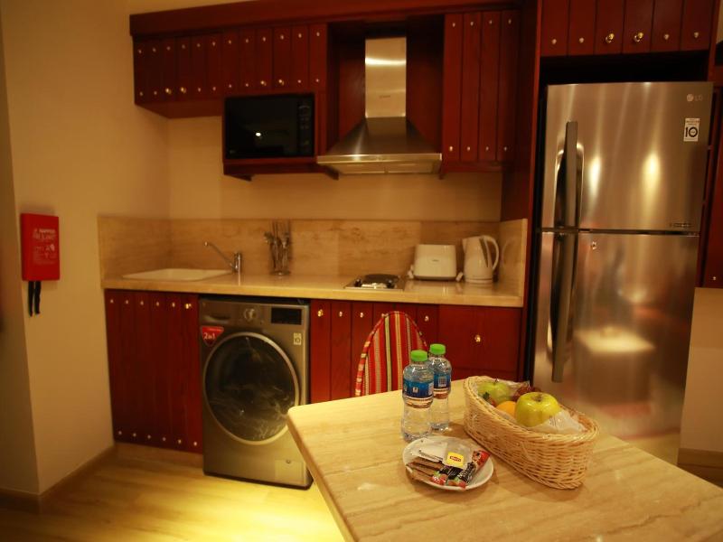 Al Liwan Suites Rawdat Al Khail image