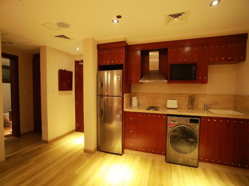 Al Liwan Suites Rawdat Al Khail image