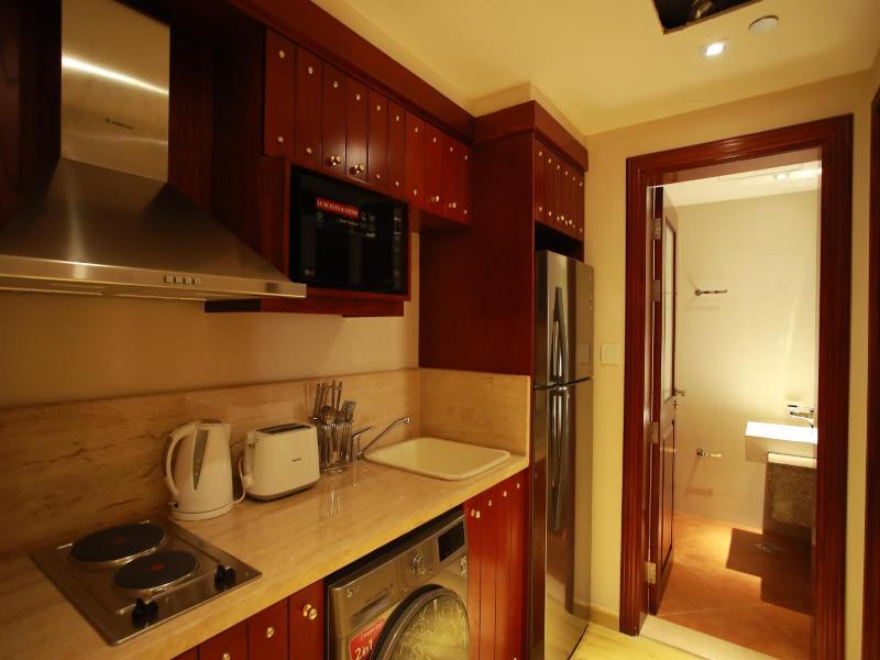 Al Liwan Suites Rawdat Al Khail image