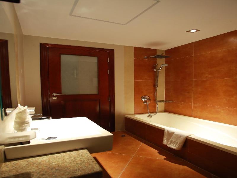 Al Liwan Suites Rawdat Al Khail image