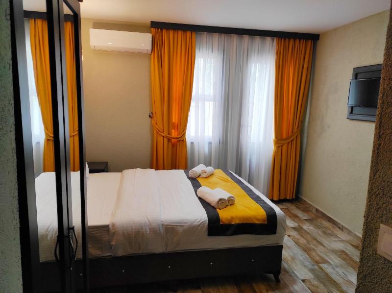 Lebon Hotel Old City image