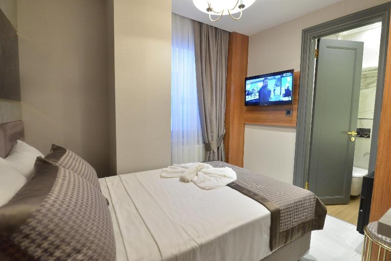 Santra Hotel image