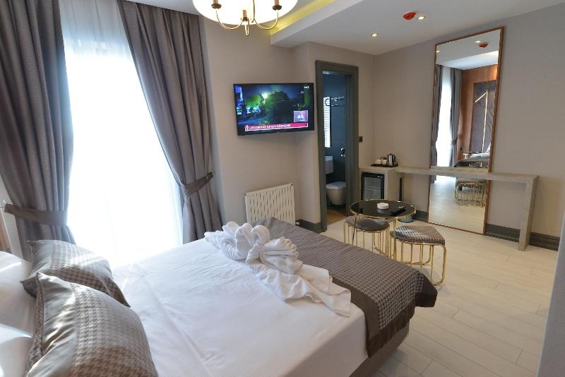 Santra Hotel image