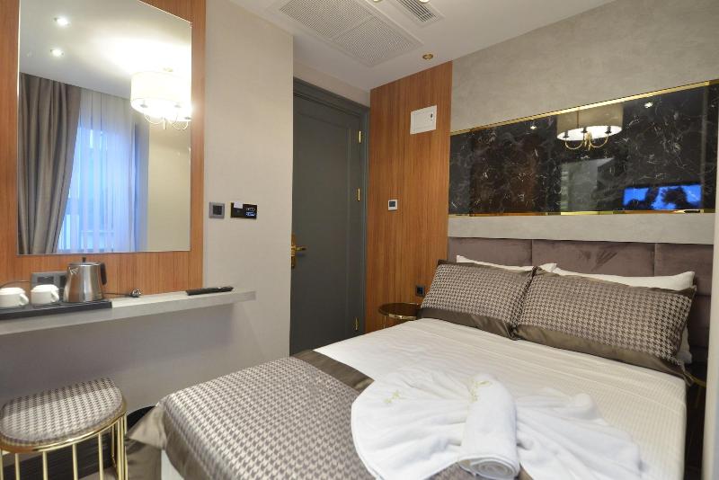 Santra Hotel image