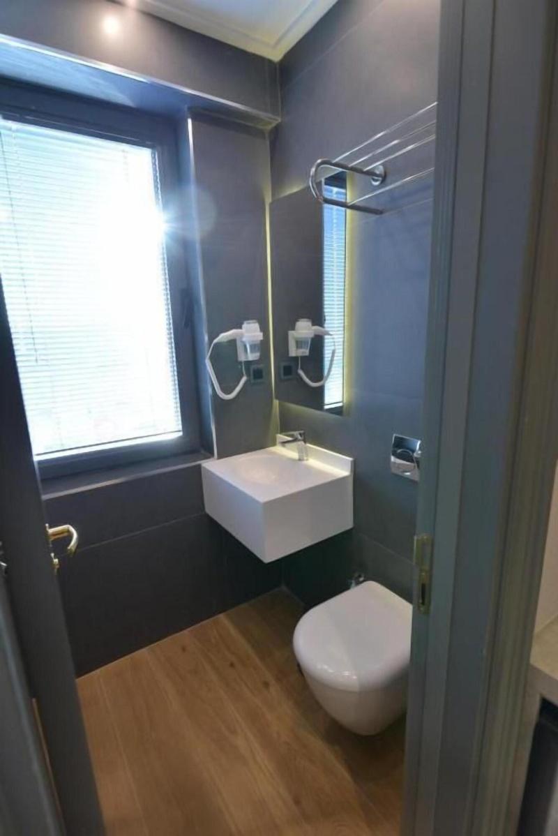 Santra Hotel image