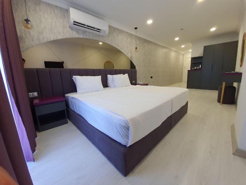 karikatur bi hotel