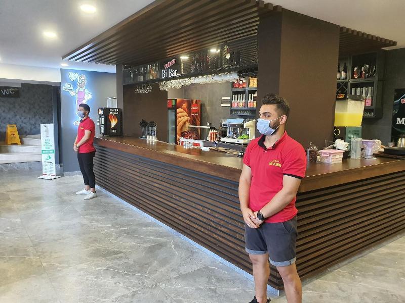 karikatur bi hotel
