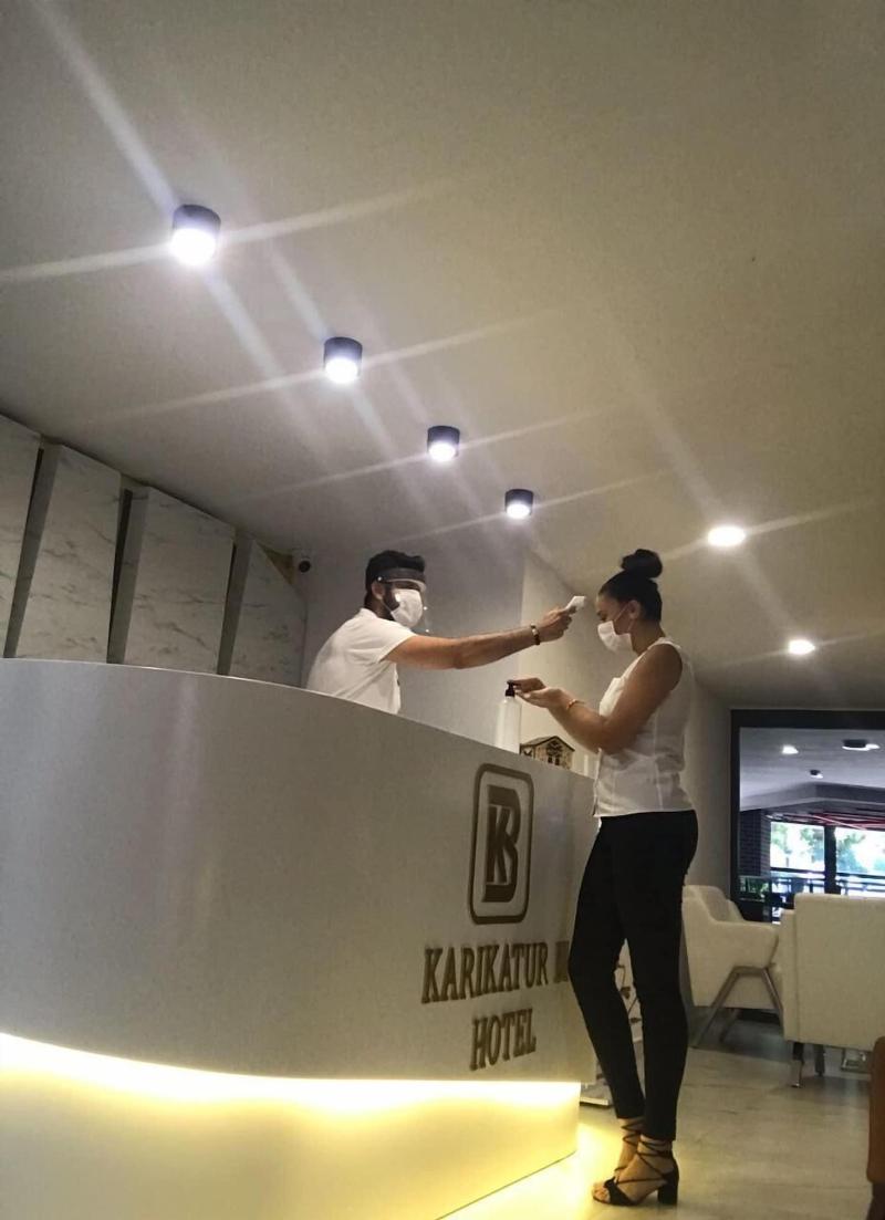 karikatur bi hotel