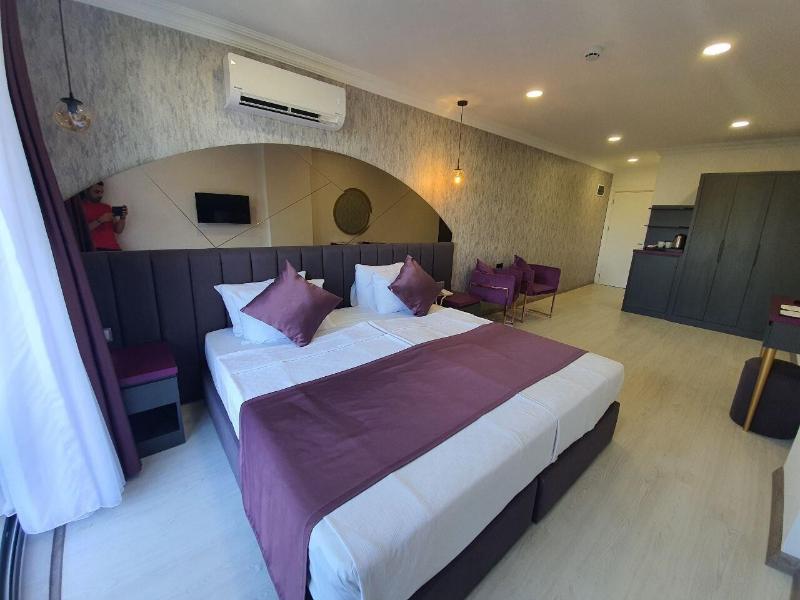 karikatur bi hotel 5