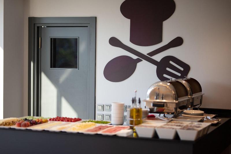 Valent Otel Business image