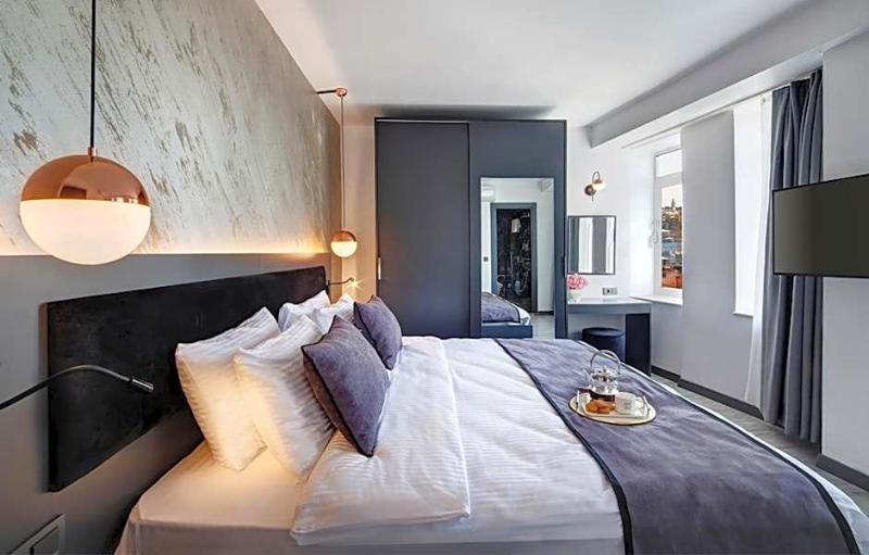 Seya Suites Hotel image