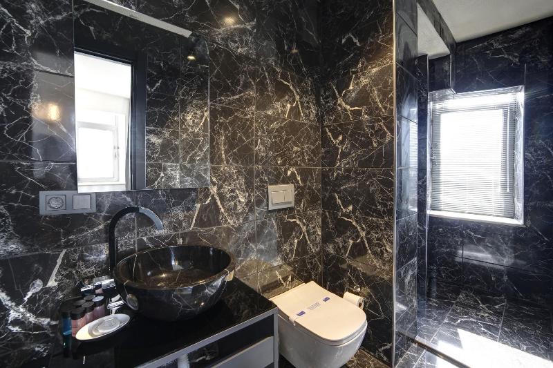 Seya Suites Hotel image