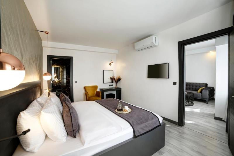 Seya Suites Hotel image