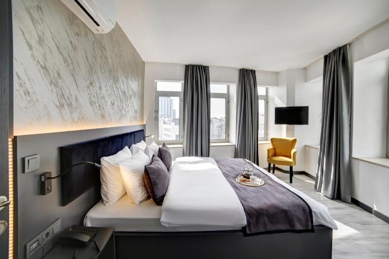 Seya Suites Hotel image