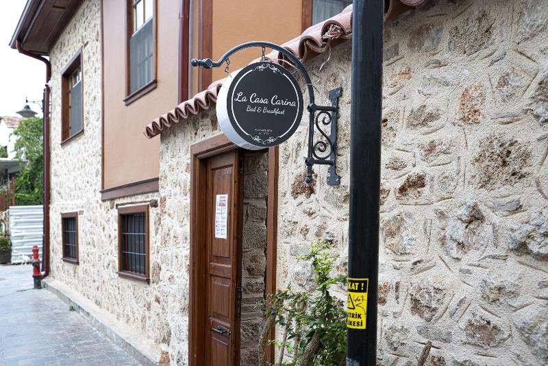 La Casa Carina image