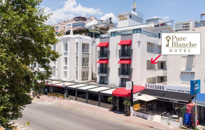 Pure Blanche Hotel image