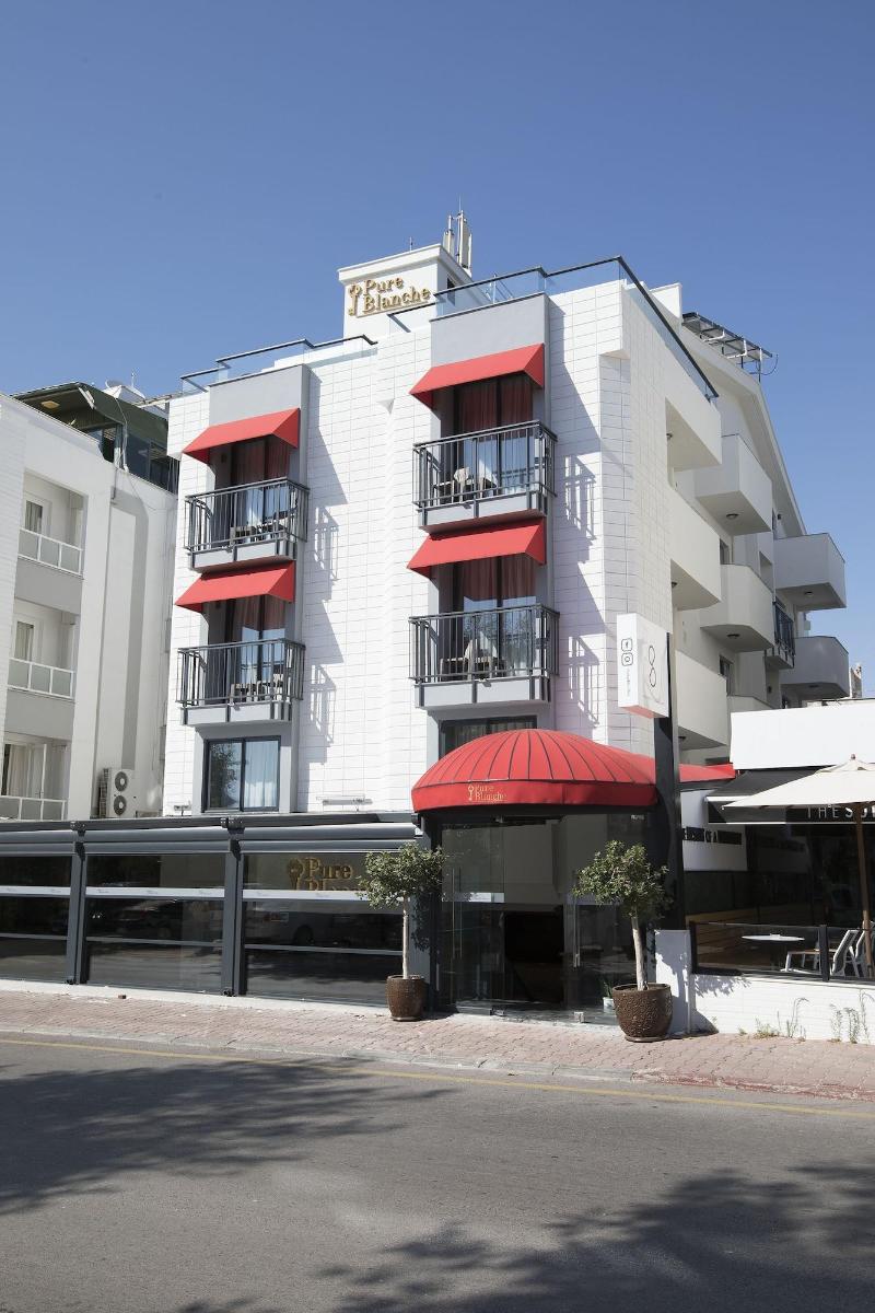 Pure Blanche Hotel image