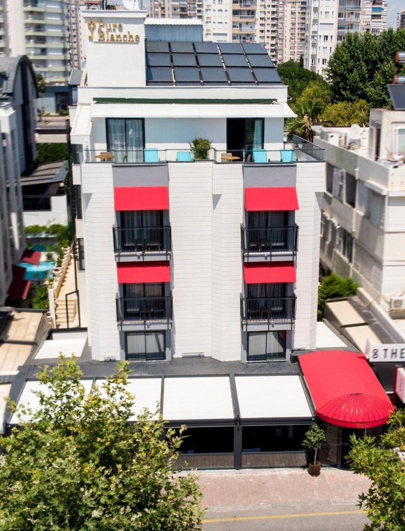 Pure Blanche Hotel image