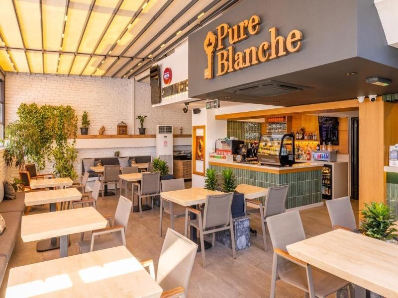 Pure Blanche Hotel image