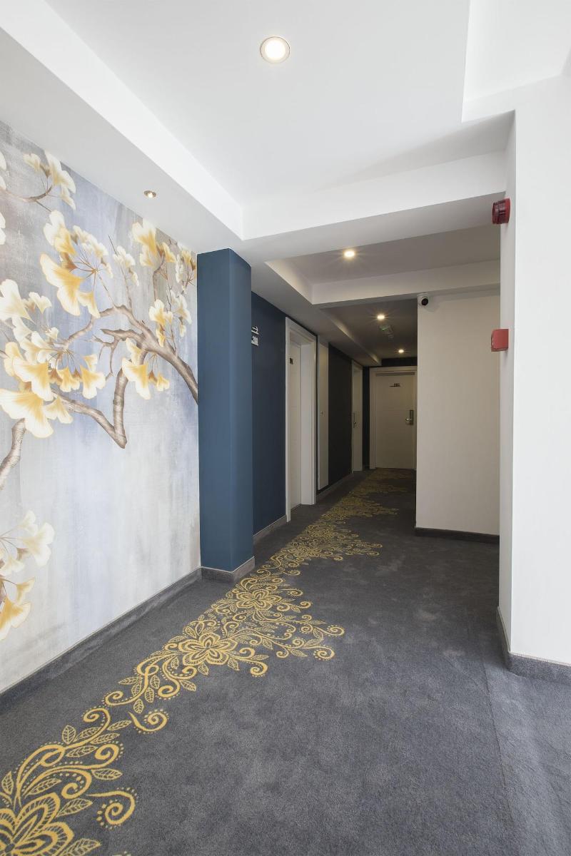 Pure Blanche Hotel image