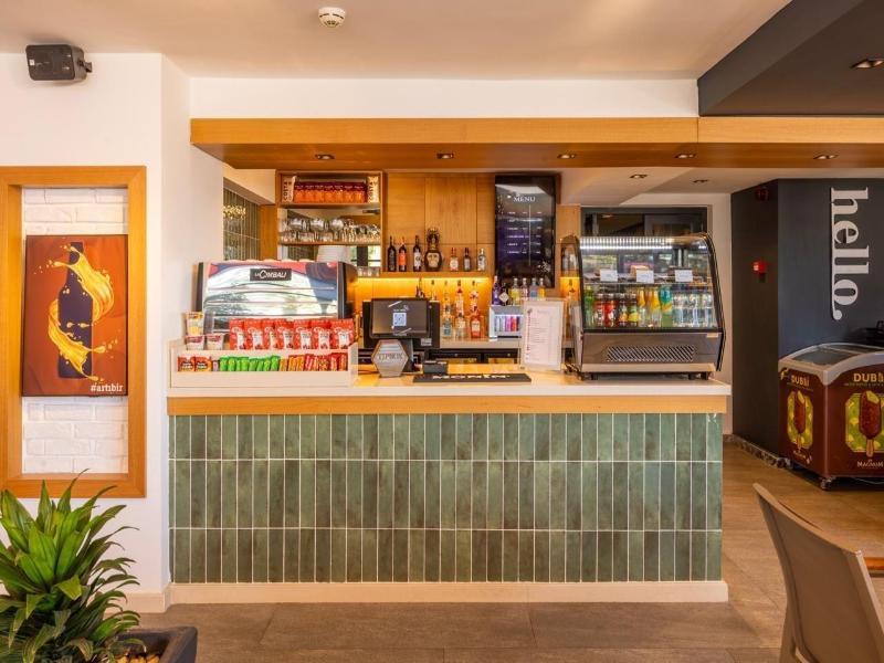 Pure Blanche Hotel image