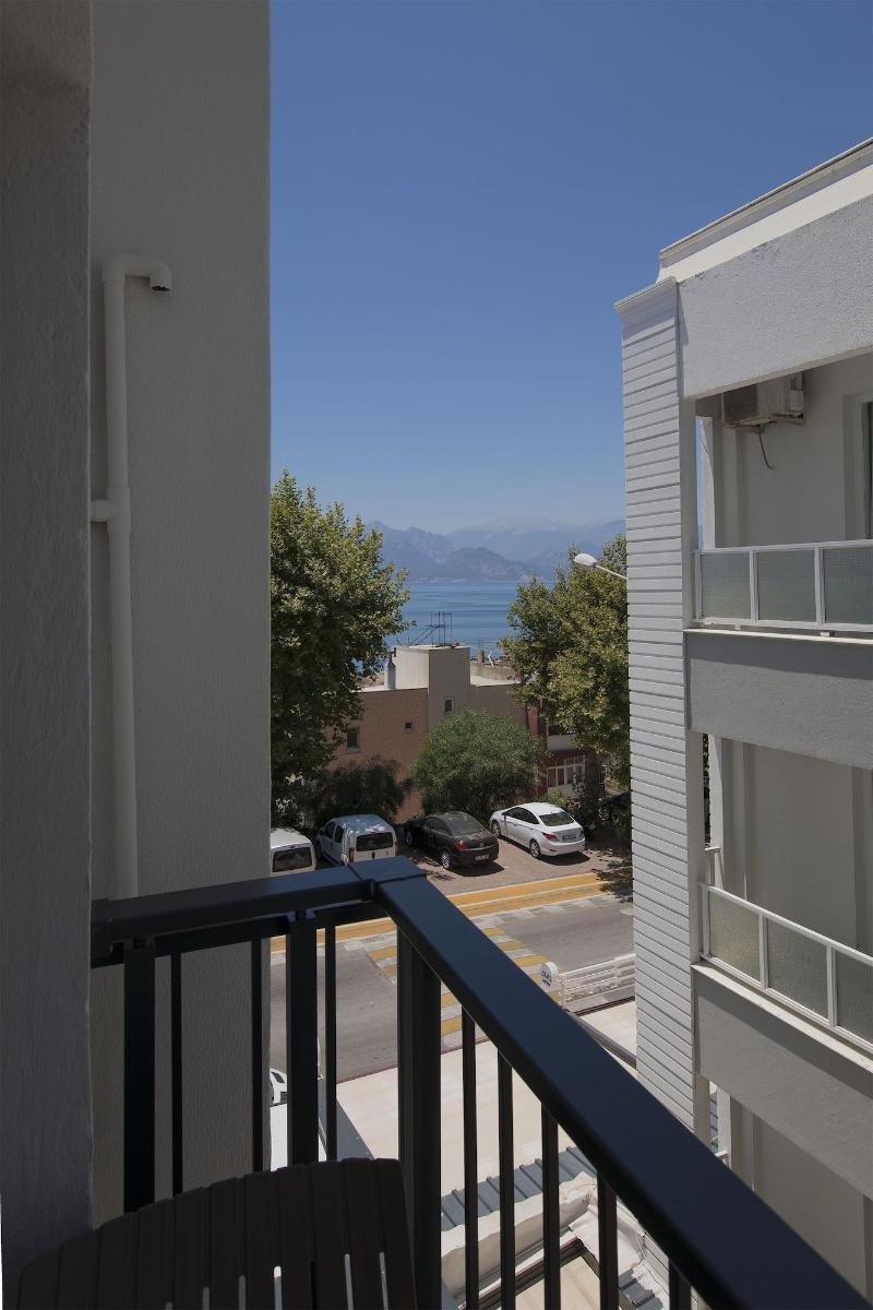 Pure Blanche Hotel image