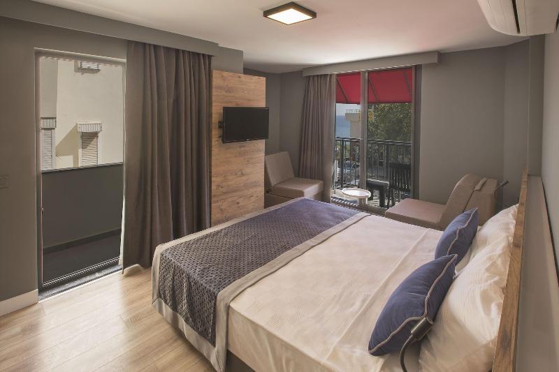 Pure Blanche Hotel image