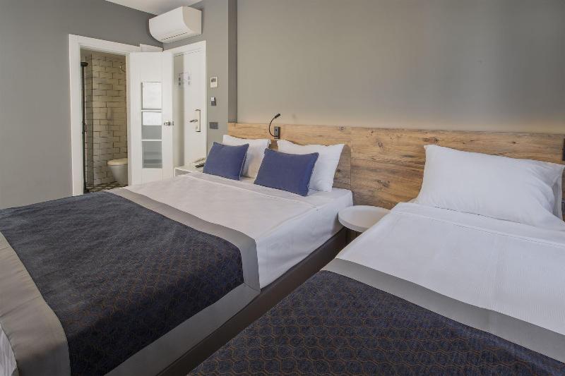 Pure Blanche Hotel image
