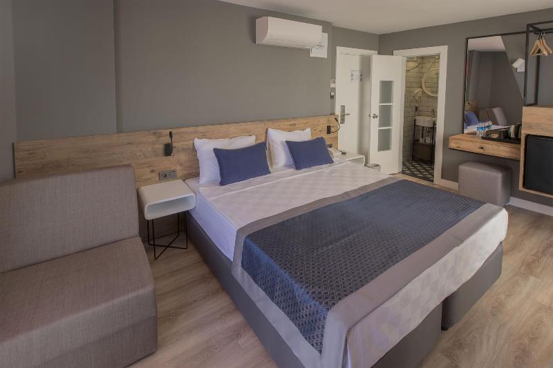 Pure Blanche Hotel image