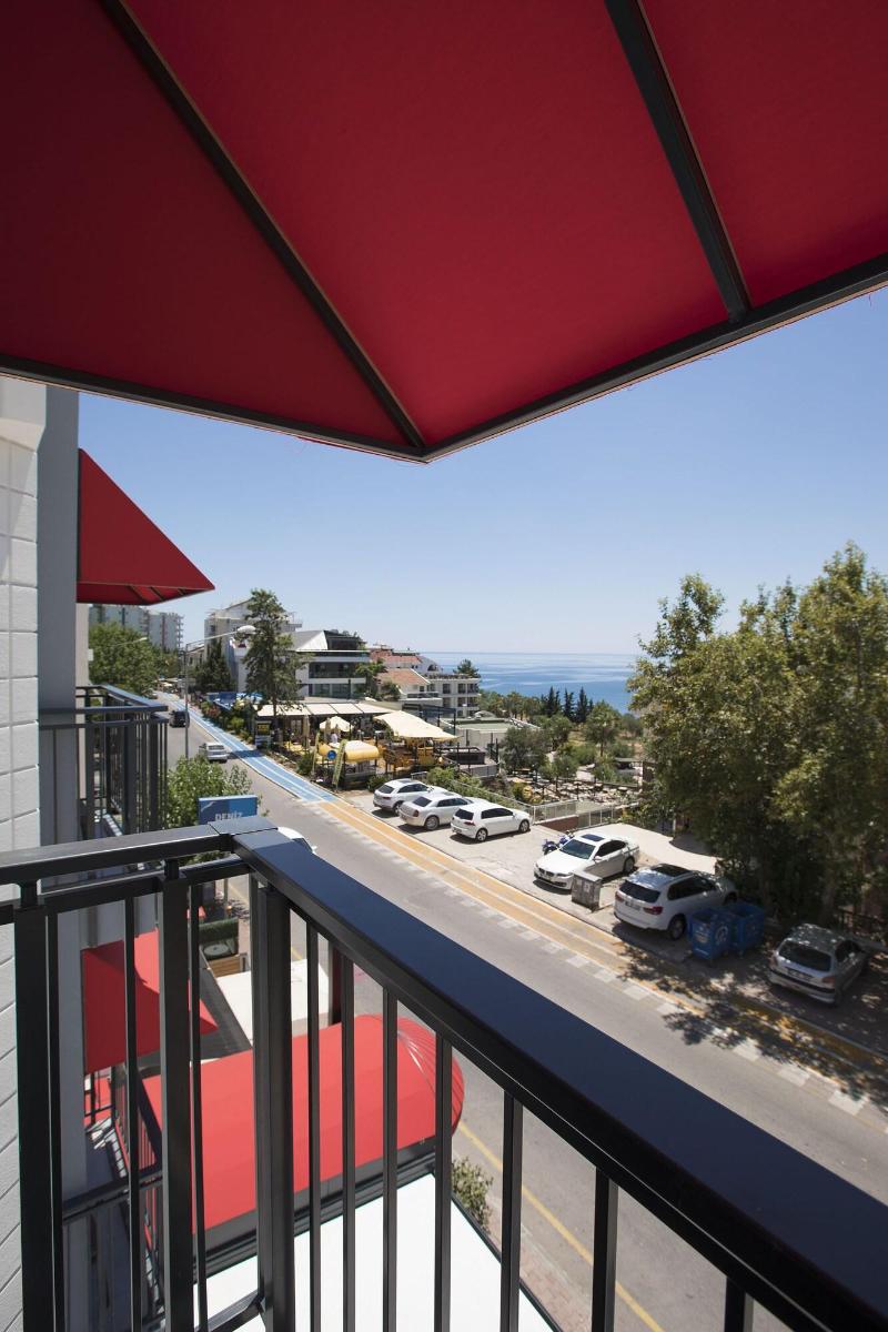 Pure Blanche Hotel image