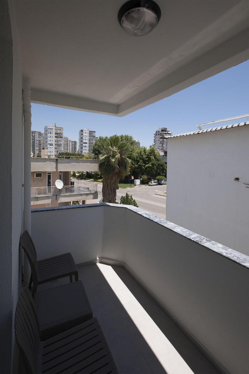 Pure Blanche Hotel image