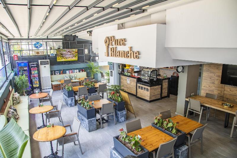 Pure Blanche Hotel image