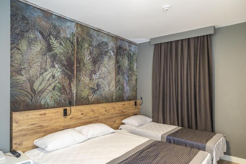 Pure Blanche Hotel image