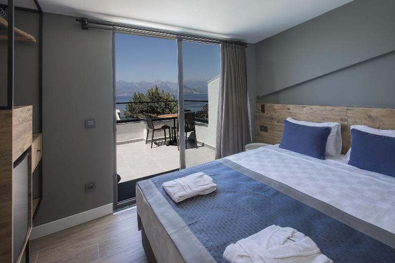 Pure Blanche Hotel image