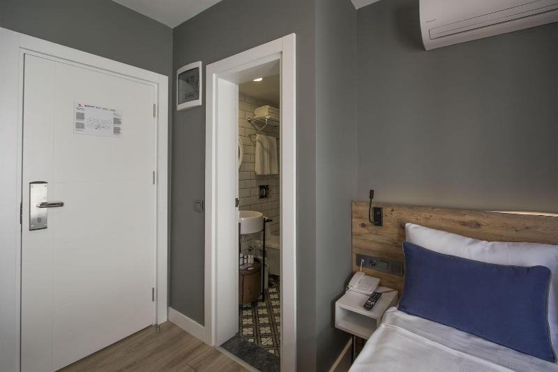 Pure Blanche Hotel image