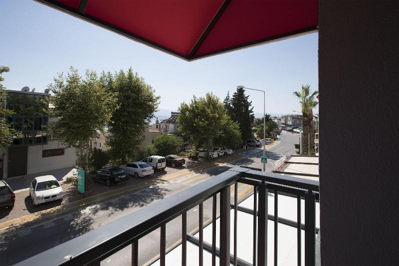 Pure Blanche Hotel image