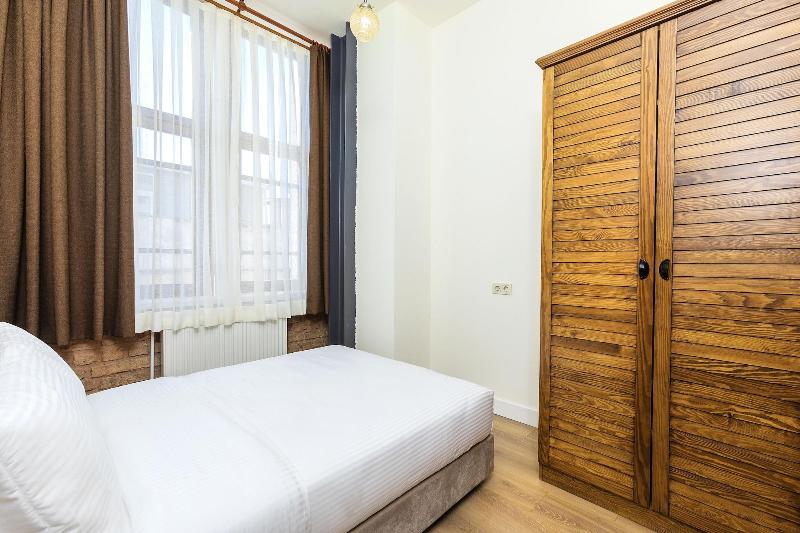 Raven Suites Old City Istanbul image