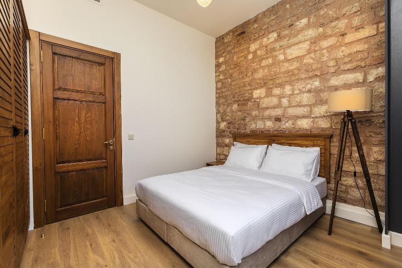 Raven Suites Old City Istanbul image