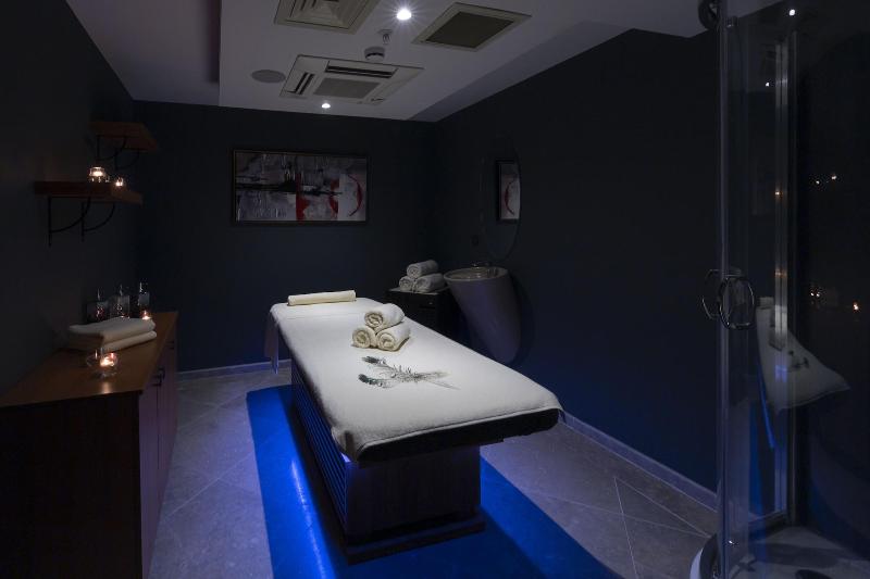 Avec Hotel image