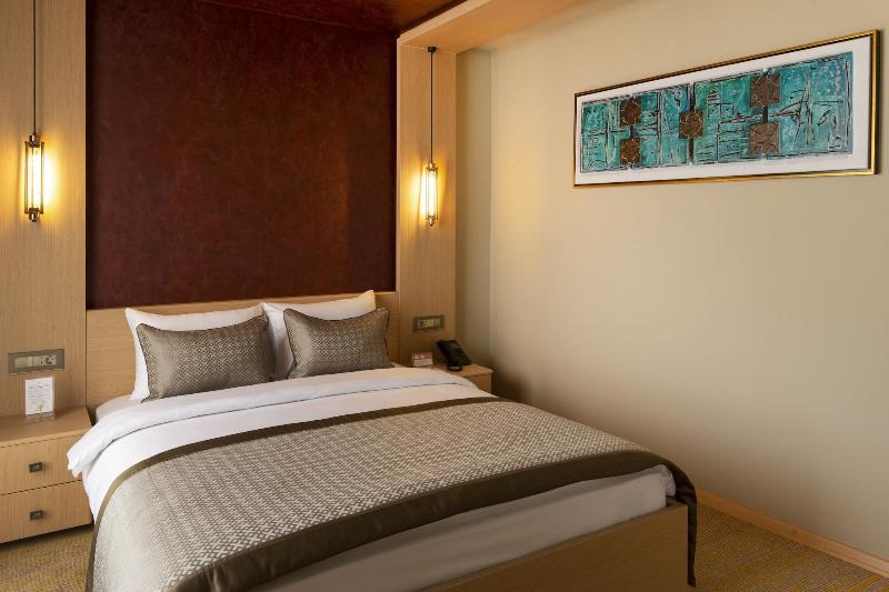 Avec Hotel image