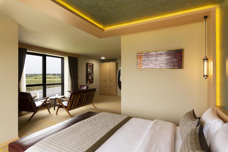 Avec Hotel image