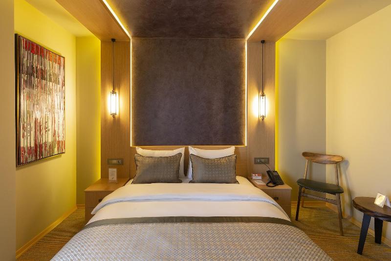 Avec Hotel image