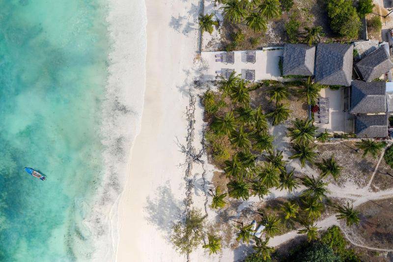Shanuo Beach Bungalows image